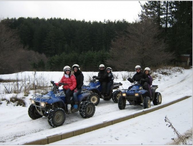  与朋友一起有趣的旅行 